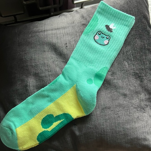 Brand new crew socks - Picture 2 of 2